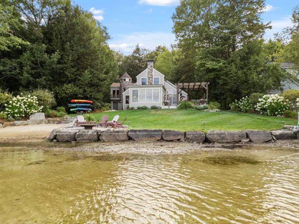 11 Geery LN, Moultonborough, NH 03254