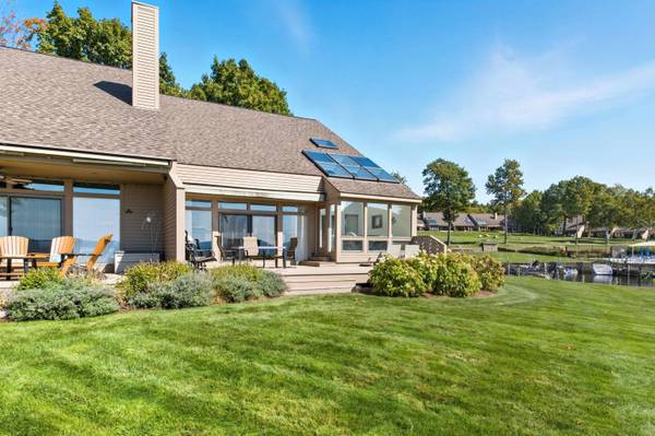 9 Starboard LN #1, Moultonborough, NH 03254