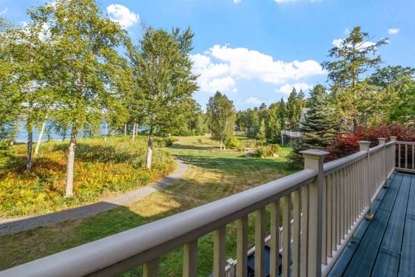 14 Island View DR, Moultonborough, NH 03254