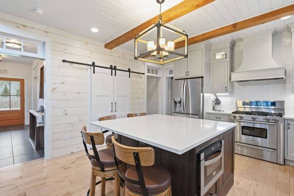 32 Mountain Shadows DR, Tuftonboro, NH 03816