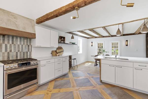 659 North Sandwich RD, Sandwich, NH 03259