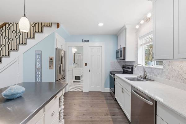 34 Mountain View DR, Moultonborough, NH 03254