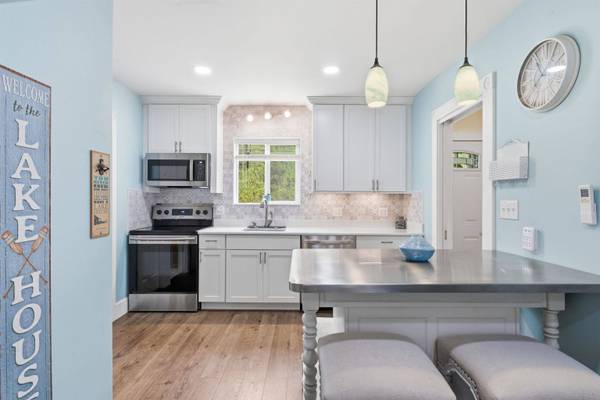 34 Mountain View DR, Moultonborough, NH 03254