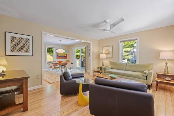 5 Lloyd RD, Wolfeboro, NH 03894