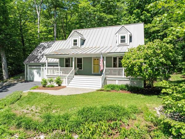 5 Lloyd RD, Wolfeboro, NH 03894