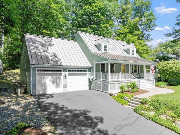 5 Lloyd RD, Wolfeboro, NH 03894