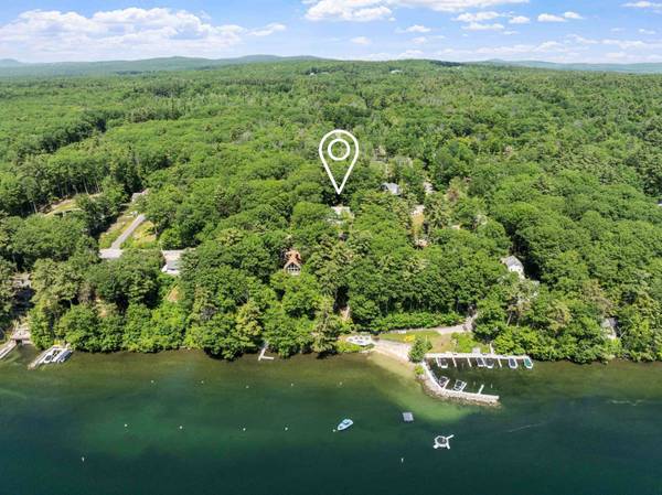 5 Lloyd RD, Wolfeboro, NH 03894