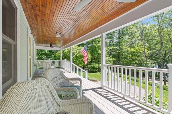 5 Lloyd RD, Wolfeboro, NH 03894