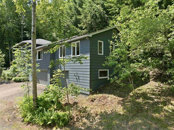 12 Ivy LN, Plymouth, NH 03264