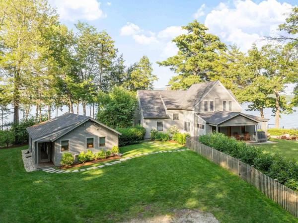 10 Edgewater DR, Moultonborough, NH 03254