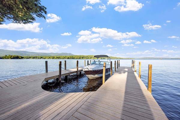 10 Edgewater DR, Moultonborough, NH 03254