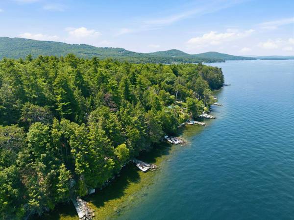 23 Diamond IS, Gilford, NH 03249