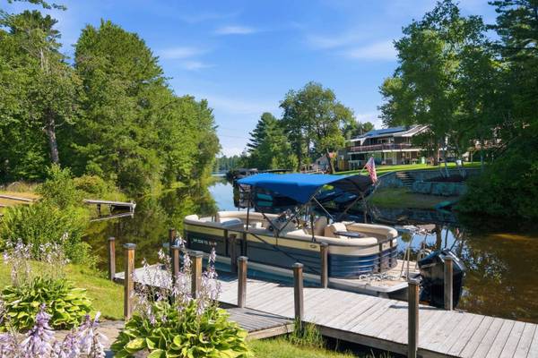 32 Leavitt RD, Ossipee, NH 03814