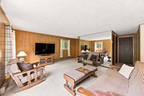 38 Mountain View DR, Moultonborough, NH 03254