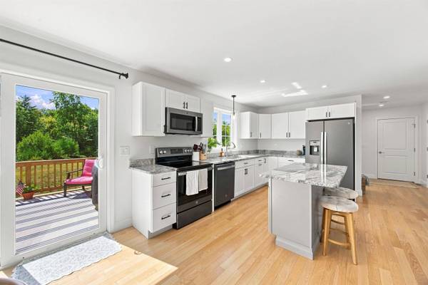 188 Mountain RD, Tuftonboro, NH 03816