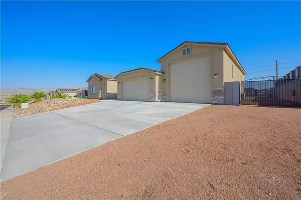 2613 Unicorn RD, Bullhead City, AZ 86429