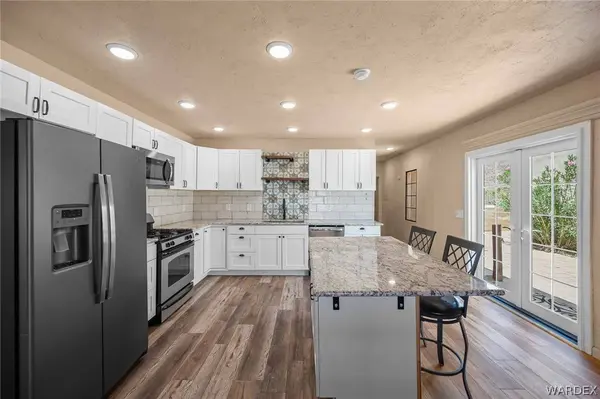 6309 N Laguna RD, Golden Valley, AZ 86413