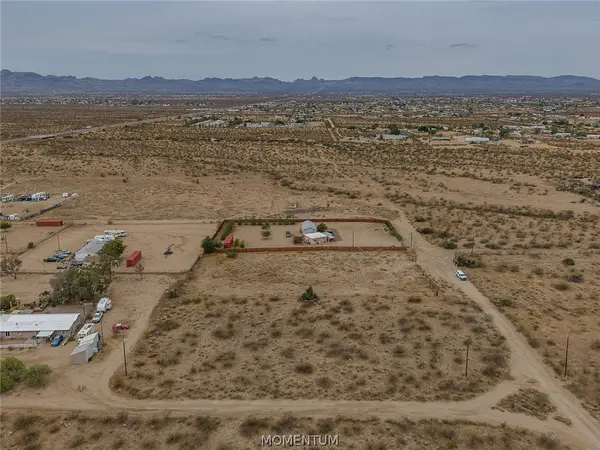 4616 W Supai DR, Golden Valley, AZ 86413