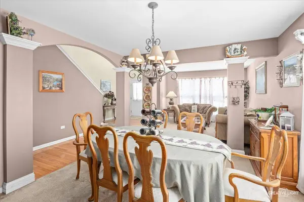 1624 Trails End LN, Bolingbrook, IL 60490