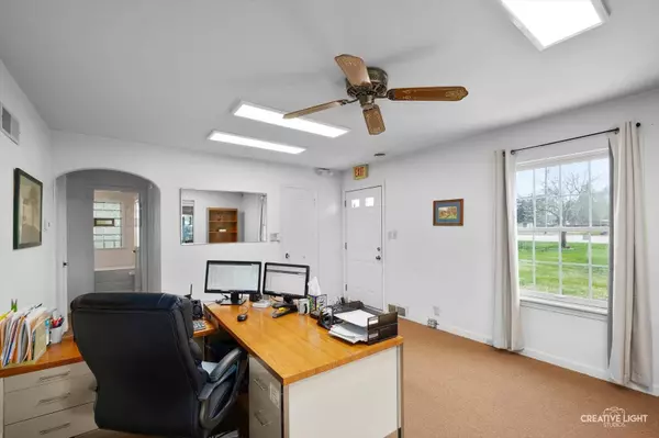 2305 Plainfield RD, Crest Hill, IL 60403