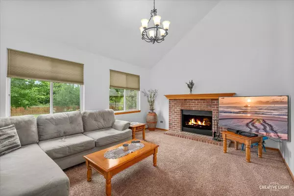 2912 Indian Springs CT, Joliet, IL 60435