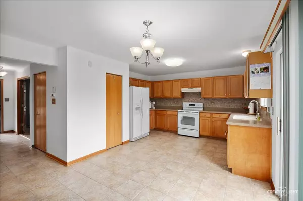 2912 Indian Springs CT, Joliet, IL 60435