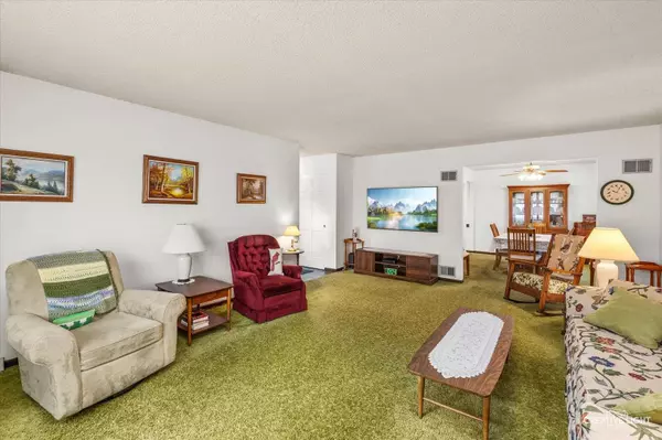 15304 S Indian Boundary Line RD, Plainfield, IL 60544