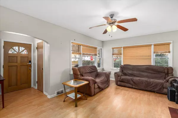 1060 Catherine ST, Joliet, IL 60435