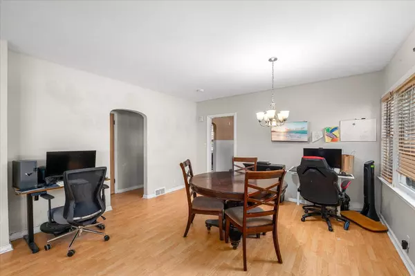 1060 Catherine ST, Joliet, IL 60435