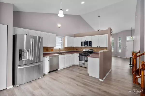 1713 Burshire DR, Plainfield, IL 60586