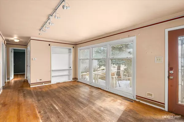 58 E 55th ST, Westmont, IL 60559