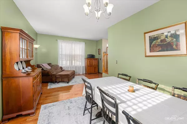 7651 Pin Oak CT, Plainfield, IL 60586