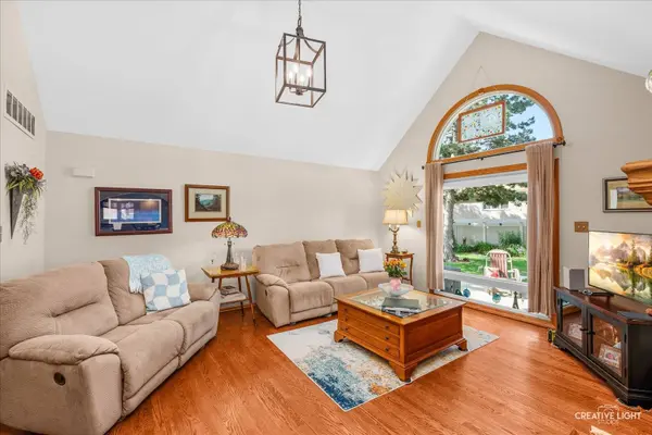 1011 Erins Glen DR, Joliet, IL 60431