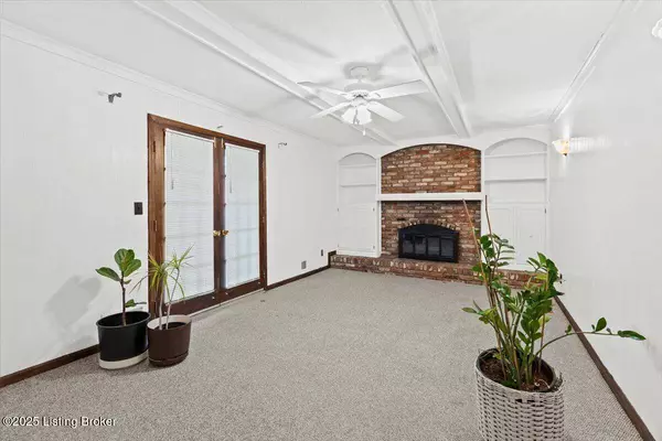 8408 Wimborne WAY, Louisville, KY 40222