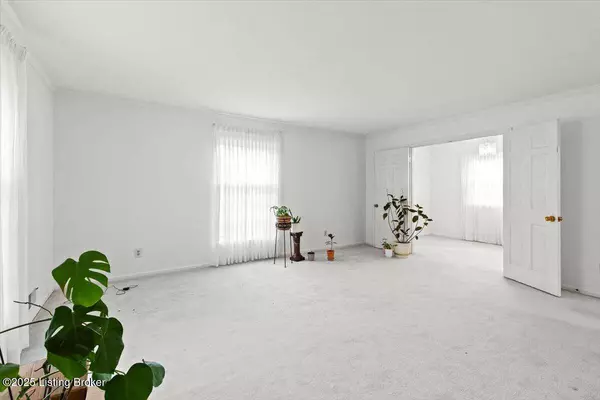 8408 Wimborne WAY, Louisville, KY 40222