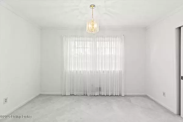 8408 Wimborne WAY, Louisville, KY 40222