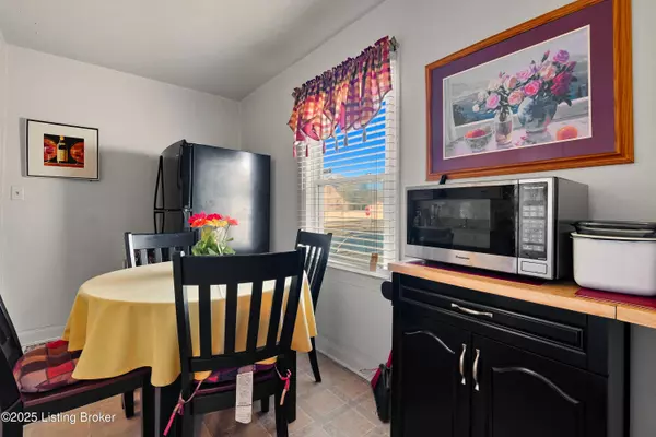 3818 Garfield Ave, Louisville, KY 40212