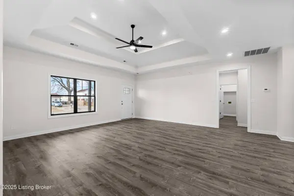 211 Alreva Rd, Louisville, KY 40216