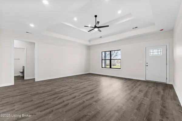 211 Alreva Rd, Louisville, KY 40216