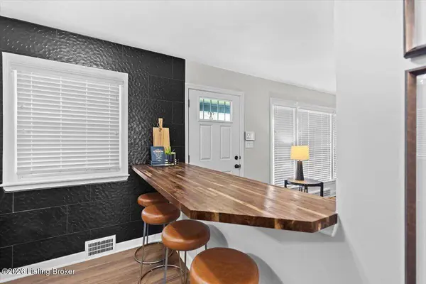 614 Bluegrass Ave, Louisville, KY 40214