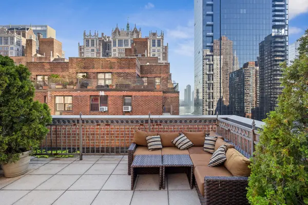 Is Now a Good Time to Sell My New York Apartment? (How to Actually Decide)