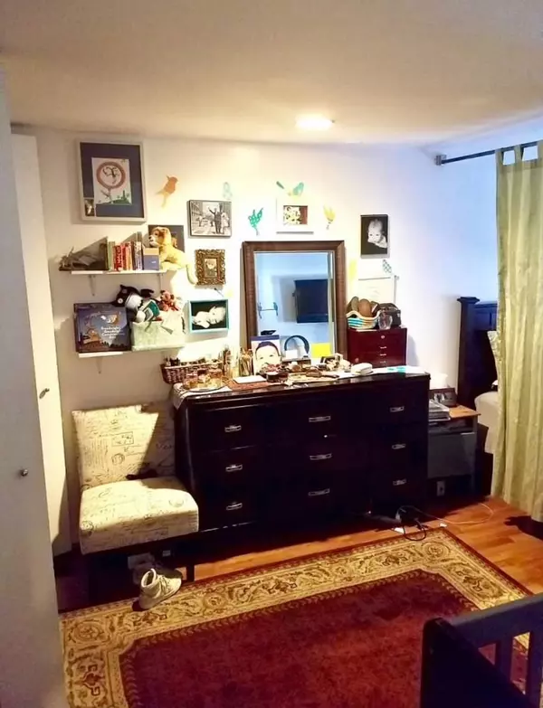 300 E 90th St #3C, New York, NY 10128-4209