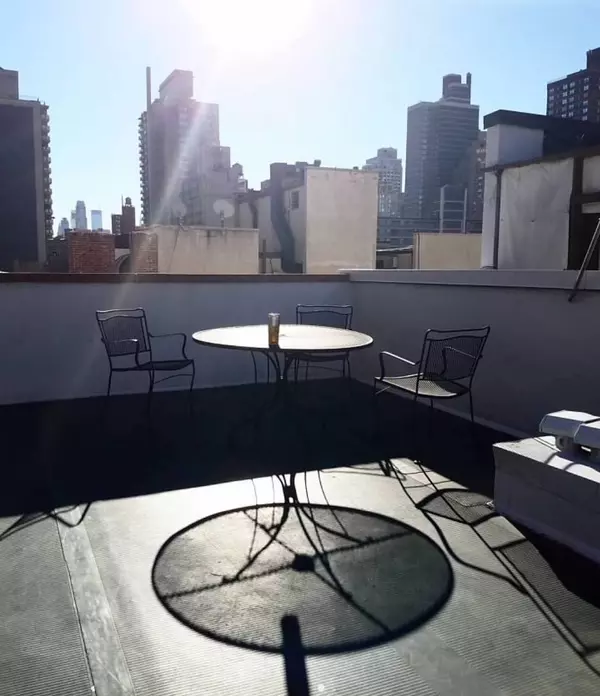 300 E 90th St #3C, New York, NY 10128-4209