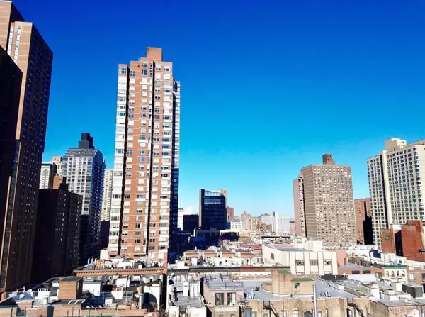 300 E 90th St #3C, New York, NY 10128-4209