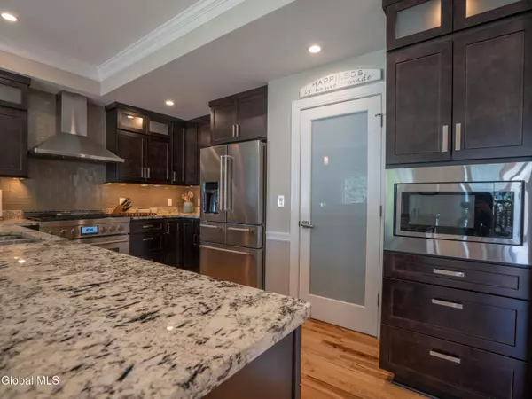 6 Glendale Road, Schenectady, NY 12302