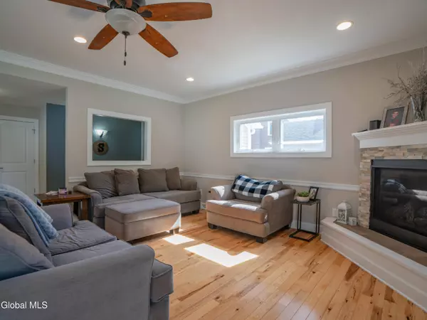 6 Glendale Road, Schenectady, NY 12302