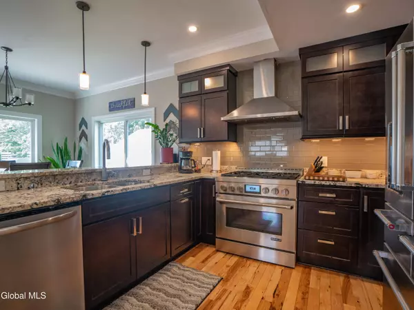 6 Glendale Road, Schenectady, NY 12302