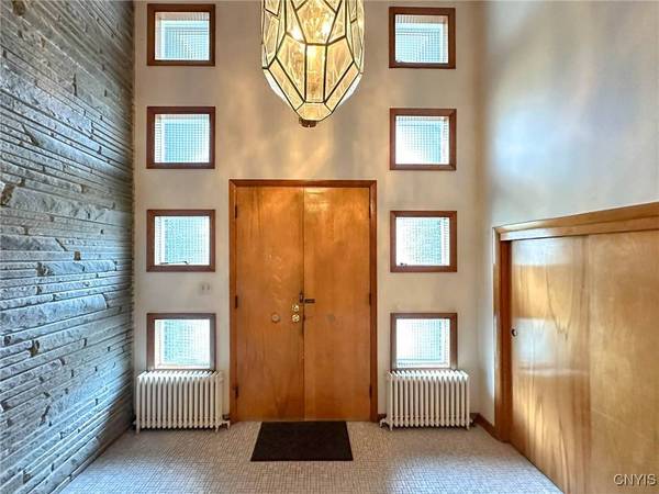 1009 Parkway E, Utica, NY 13501