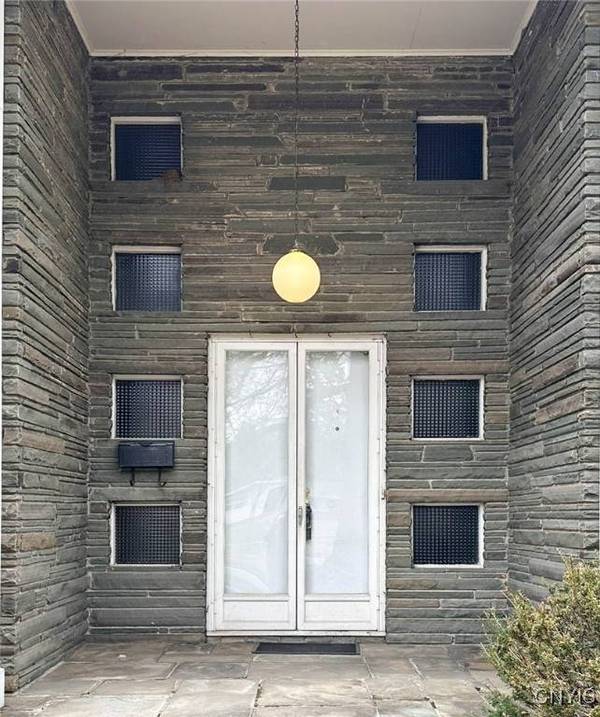 1009 Parkway E, Utica, NY 13501