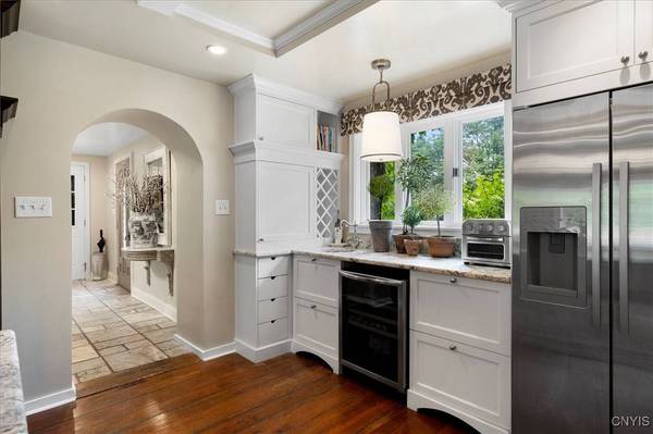 20 Sherman CIR, Utica, NY 13413